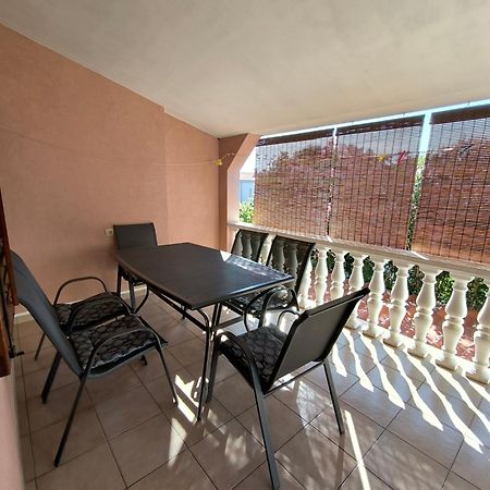 Apartman Kolarek Vir Buitenkant foto
