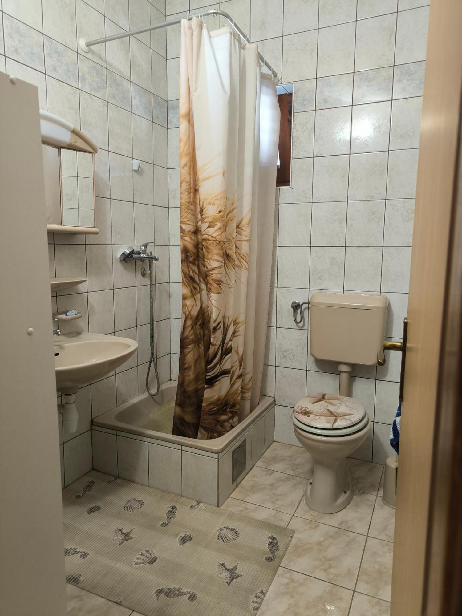 Apartman Kolarek Vir Buitenkant foto