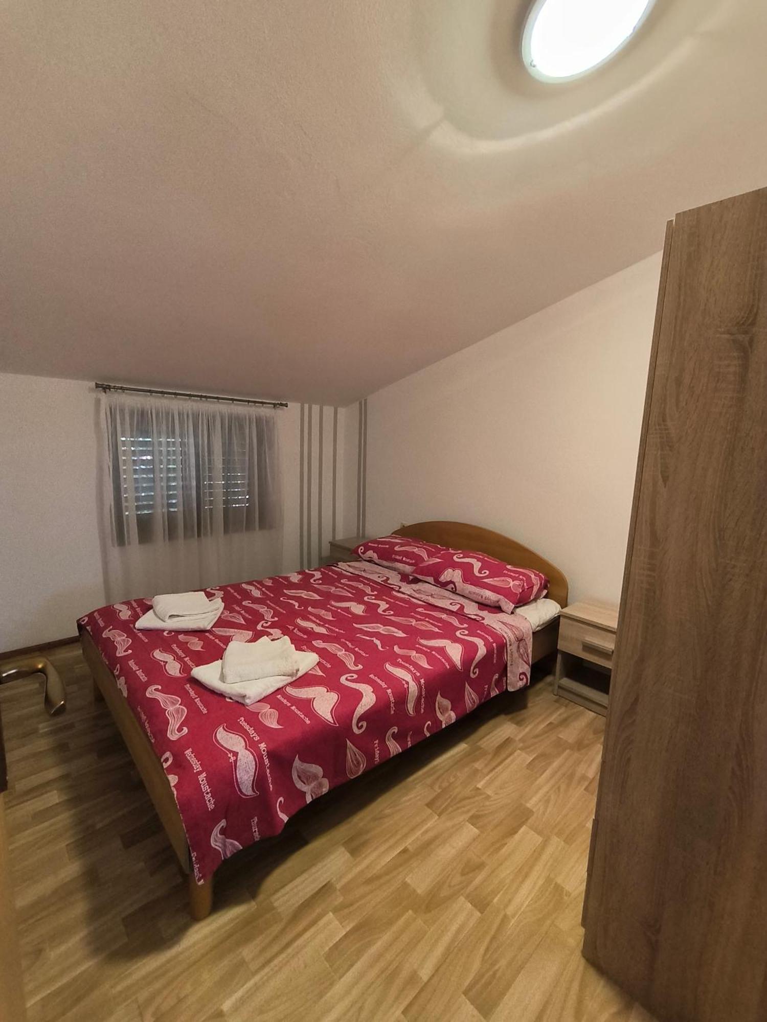 Apartman Kolarek Vir Buitenkant foto